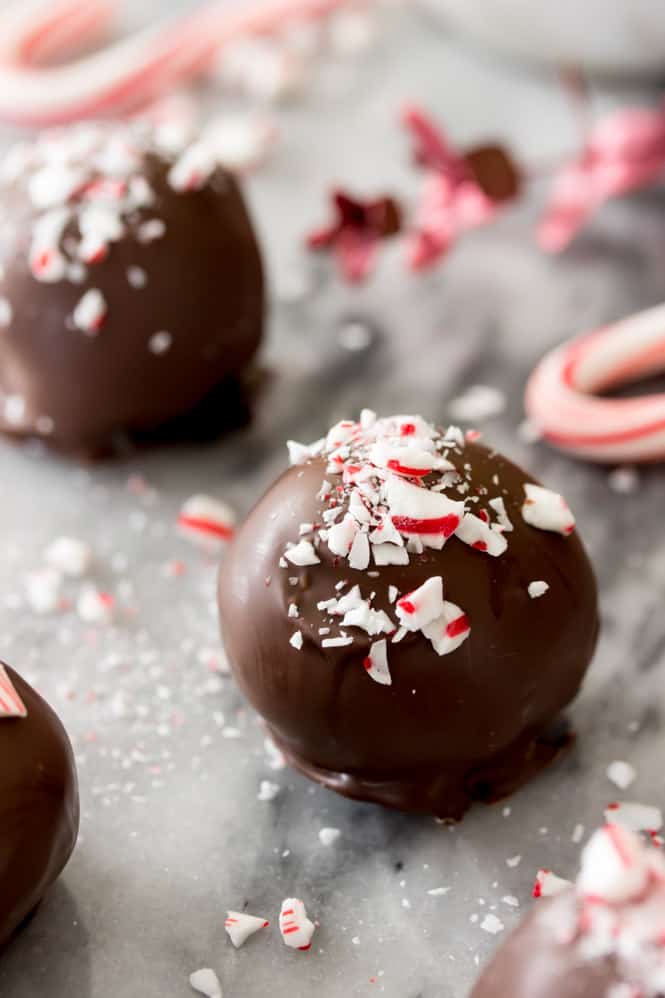 Peppermint Oreo Truffles || SugarSpunRun