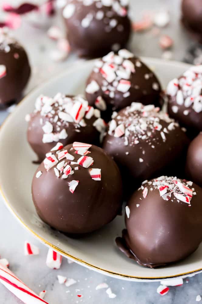 Peppermint Oreo Truffles || Sugar Spun Run