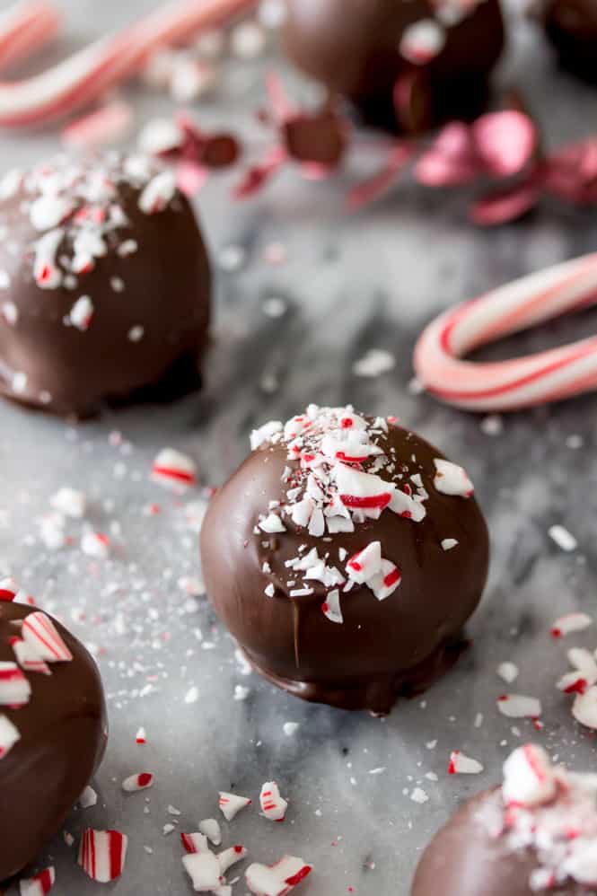 Peppermint Oreo Truffles || SugarSpunRun
