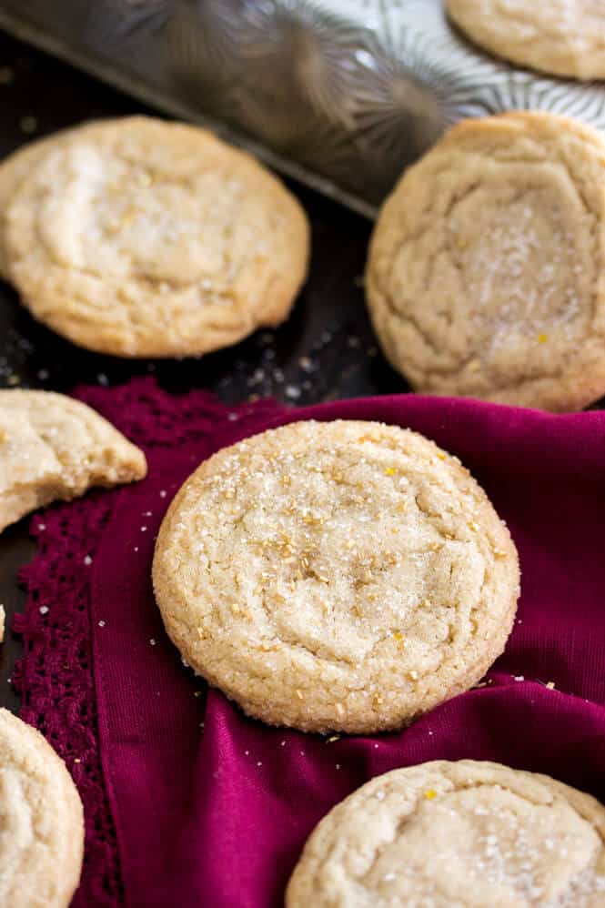 Maple Brown Sugar Cookies -- soft and chewy and with a delicious hint of maple flavor! || Sugar Spun Run